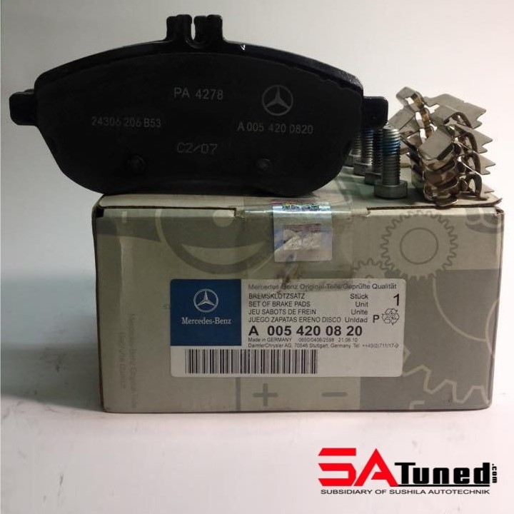 Genuine Mercedes Benz W204/ W212/ R172 C/ E/ SLK Class Front Brake Pads
